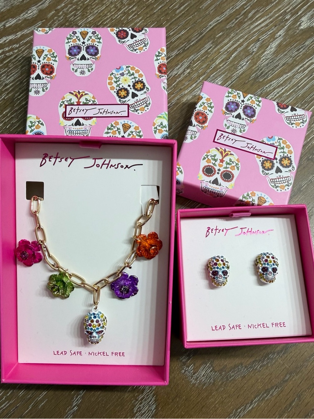 Betsey Johnson "Día de Los Muertos" Sugar Skull Jewelry Set